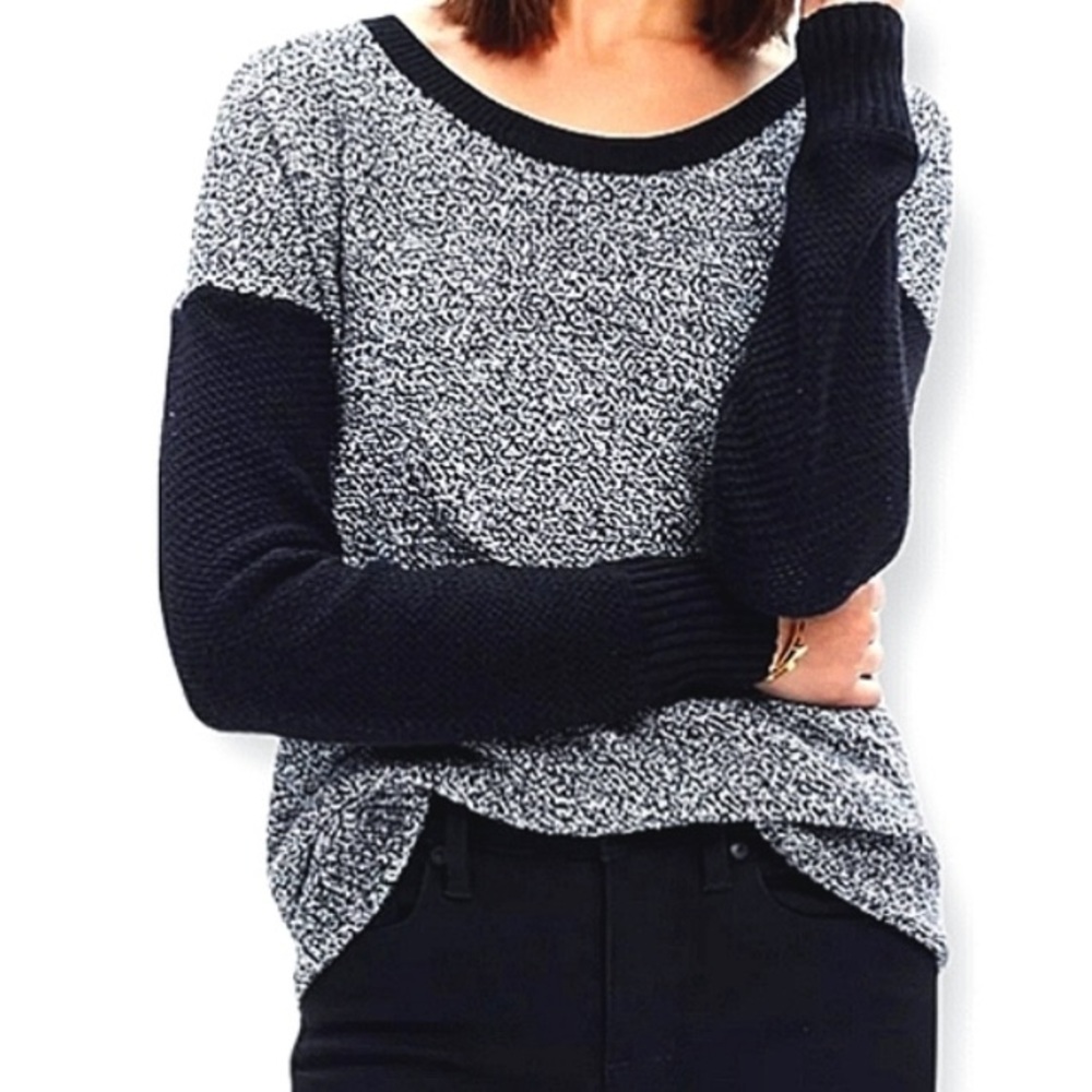 Like New Madewell Chronicle Knit Textured Black and Gray Crew Neck Sweater